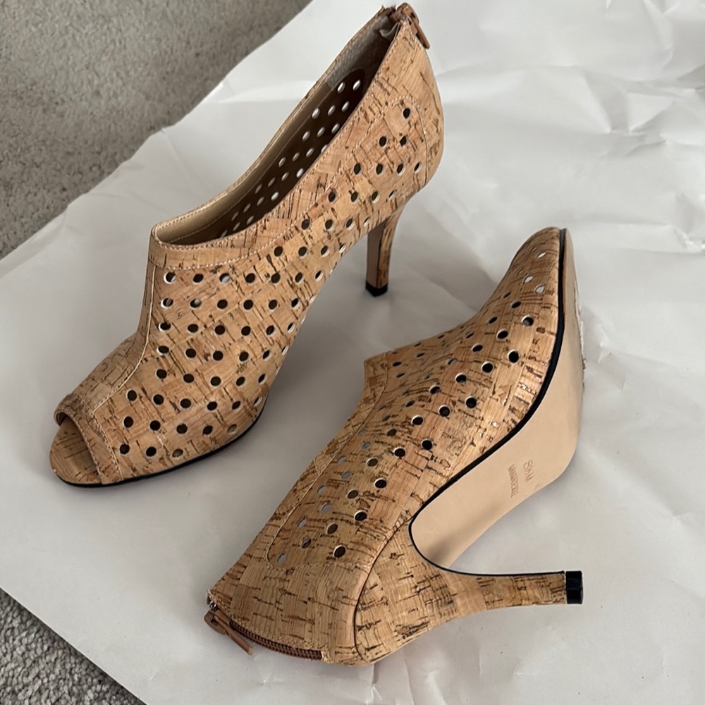 Van Eli Tan Perforated Heels